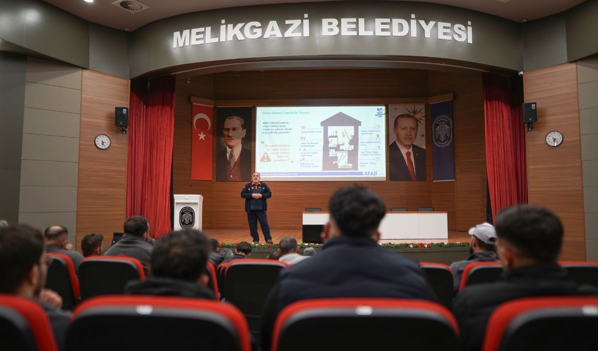 Melikgazi Belediyesi Personeline Afet Farkındalık Eğitimi Verildi