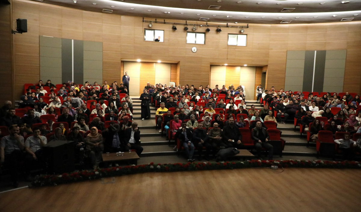 Melikgazi’de Işitme Engelliler ‘İşte Babam’ Filmiyle Bir Araya Geldi (3)