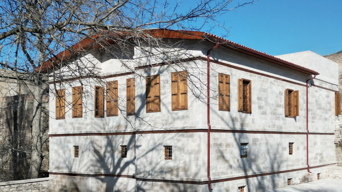 Melikgazi’de Yapılan Restorasyon Çalışmalarıyla Ilçenin Tarihi Ve Kültürel Kimliğini Korunmayı Amaçladıklarını Söyleyen Melikgazi Belediye Başkanı Doç. Dr. Mustafa Palancıoğlu (11)