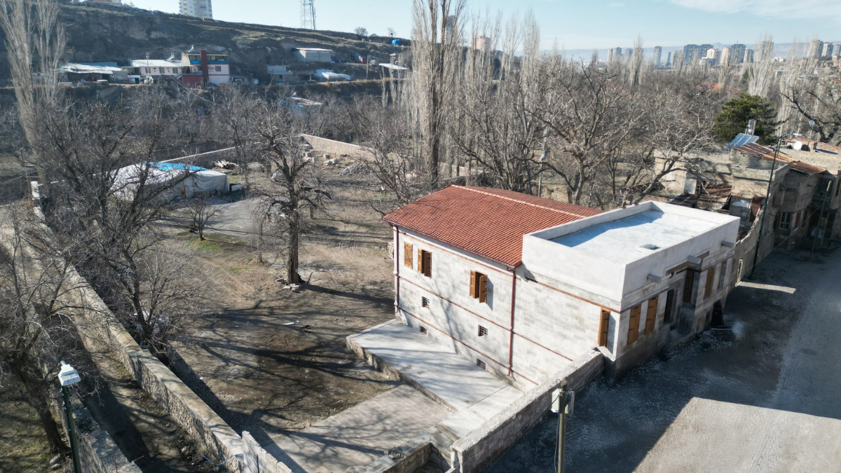 Melikgazi’de Yapılan Restorasyon Çalışmalarıyla Ilçenin Tarihi Ve Kültürel Kimliğini Korunmayı Amaçladıklarını Söyleyen Melikgazi Belediye Başkanı Doç. Dr. Mustafa Palancıoğlu (2)