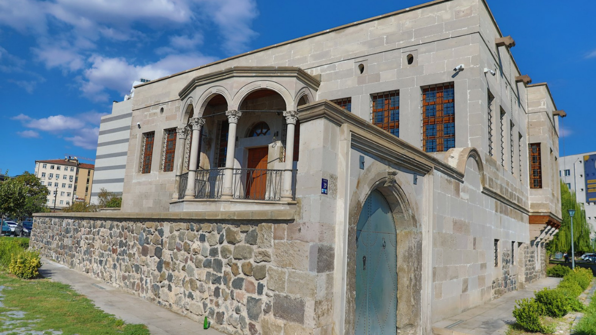 Melikgazi’de Yapılan Restorasyon Çalışmalarıyla Ilçenin Tarihi Ve Kültürel Kimliğini Korunmayı Amaçladıklarını Söyleyen Melikgazi Belediye Başkanı Doç. Dr. Mustafa Palancıoğlu (4)