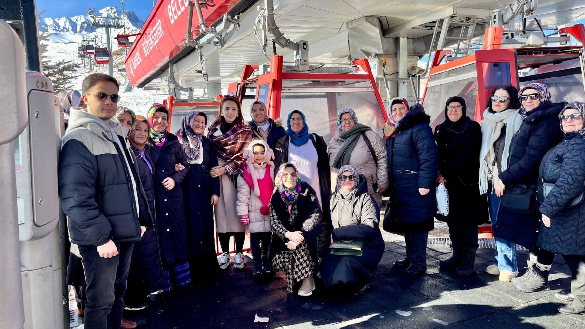 Meli̇kgazi̇'den Işi̇tme Engelli̇ Bi̇reylere Erci̇yes Sürpri̇zi̇ Anlamlı 3 Aralık Etkinliği (4)