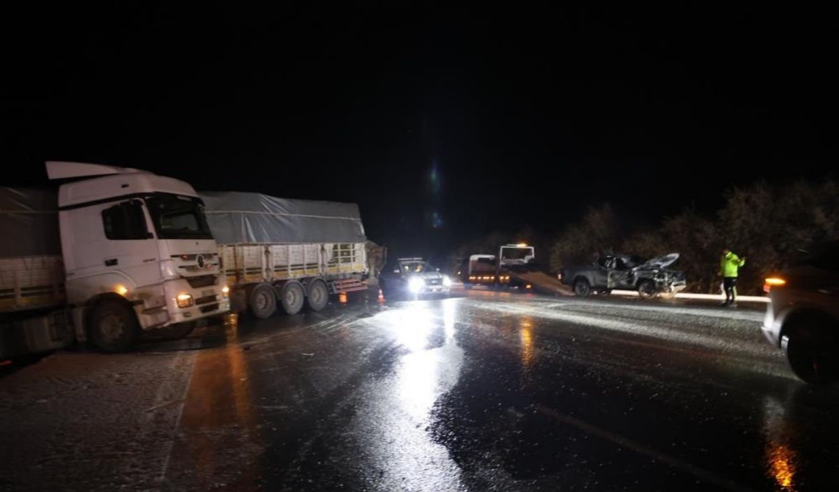 Nevşehir’de Aşırı Buzlanma Kazalara Yol Açtı! 6 Kazada 12 Yaralı (4)