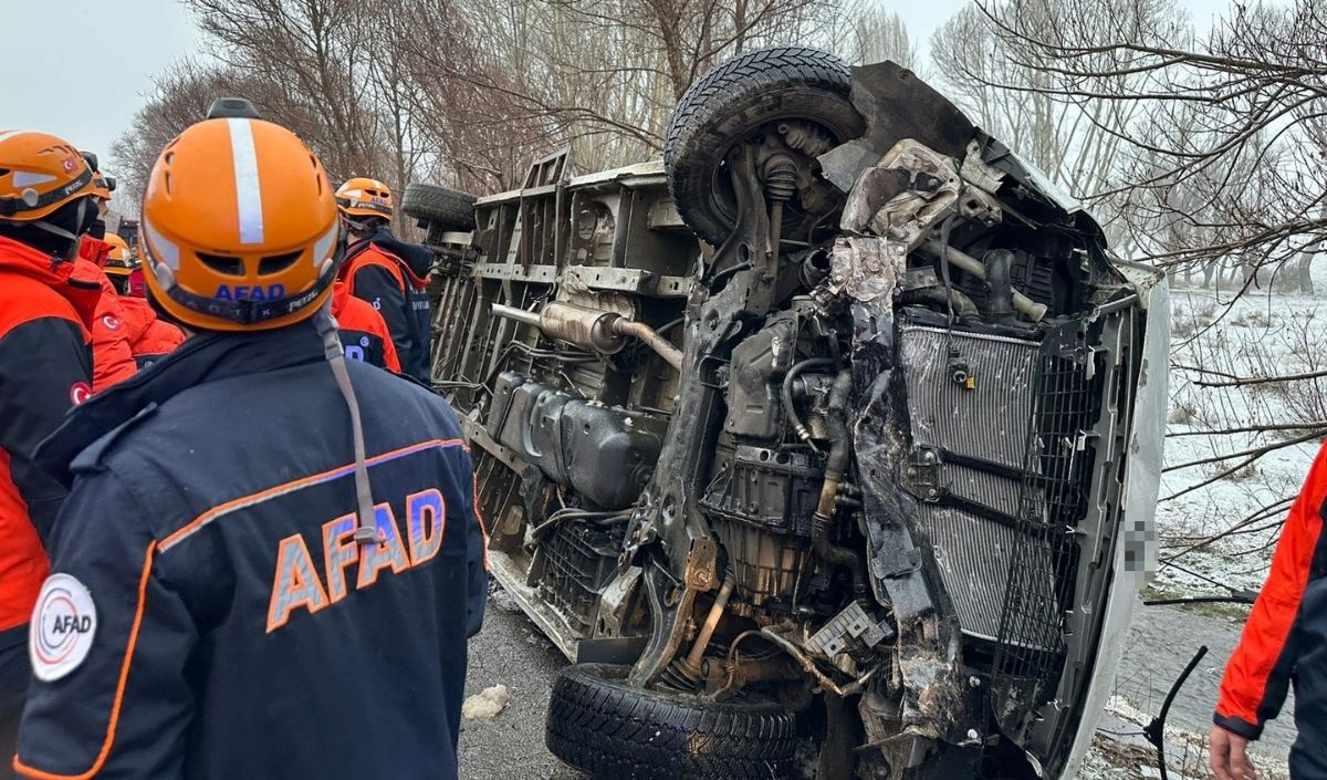Okul Servisi Yan Yattı, 14'Ü Öğrenci 15 Kişi Yaralandı 24.12.2025 100529 Sivas Asayiş 20251224Aw605240 Fotoğrafı İndir Fotoğrafı İndir Fotoğrafı İndir Fotoğrafı İndir Ihaaw100052 Asa24 12 2 (2)