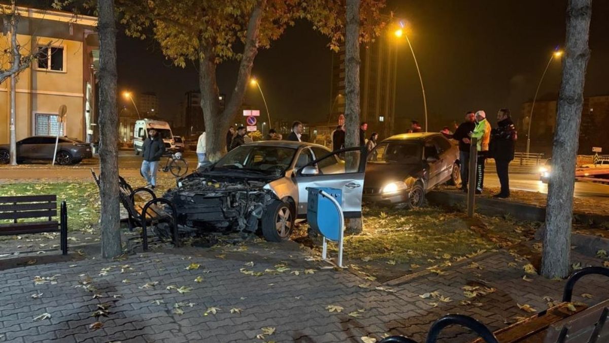 Otomobiller Çekiciyle Kaldırıldı. (3)