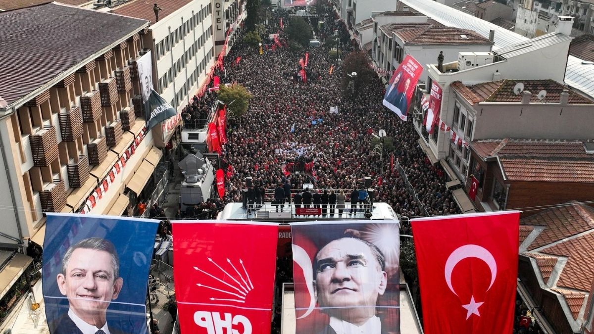 Özgür Özel Yunanistana Övgü (1)