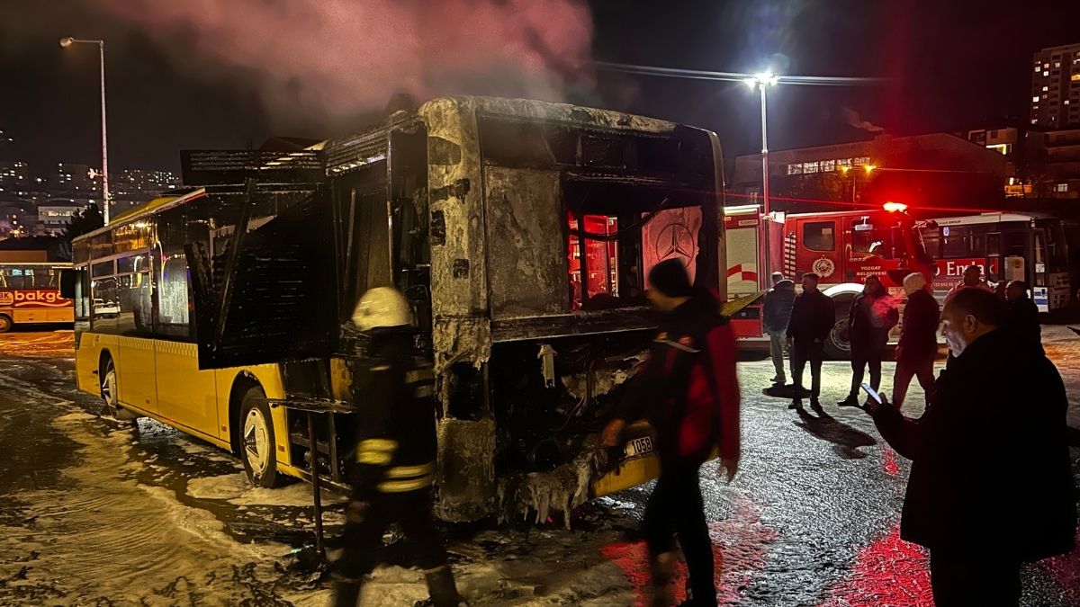 Yozgat Halk Otobüsü Yandı (5)