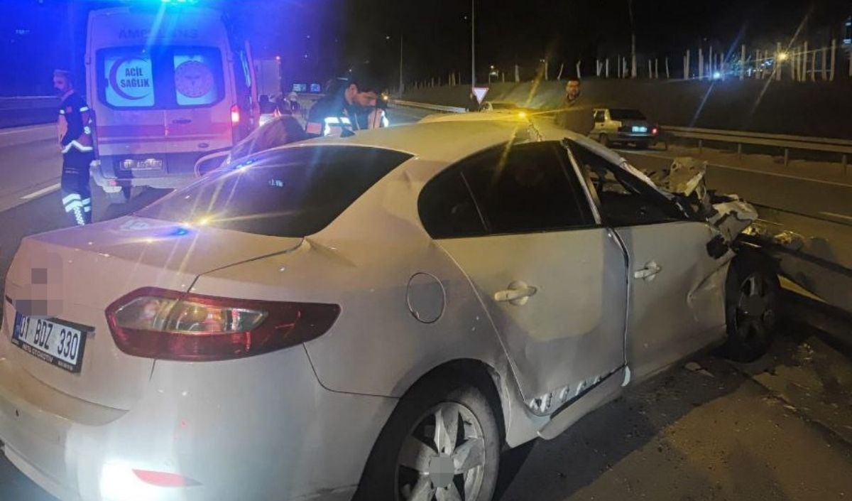 Adana Otoyolunda Otomobil Tıra Çarptı! 1 Ölü (2)