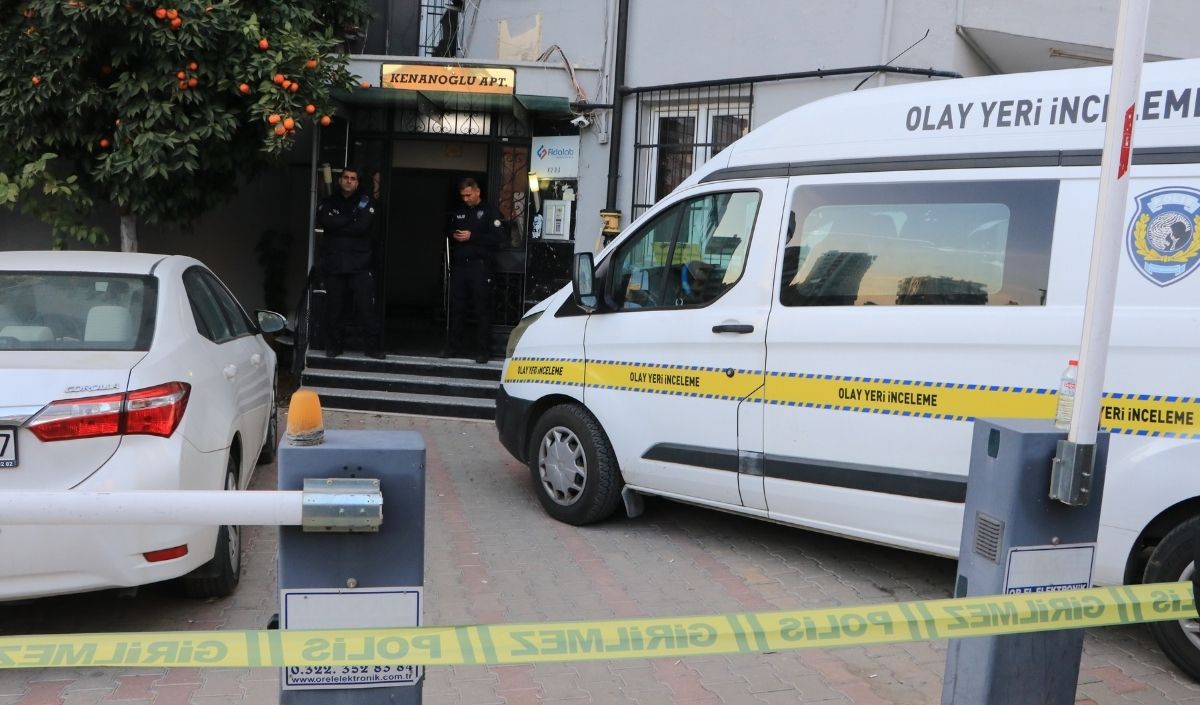 Adana'da Inşaat Şirketini Bastı! Müteahhidin Oğlunu Öldürüp Canına Kıydı (1)