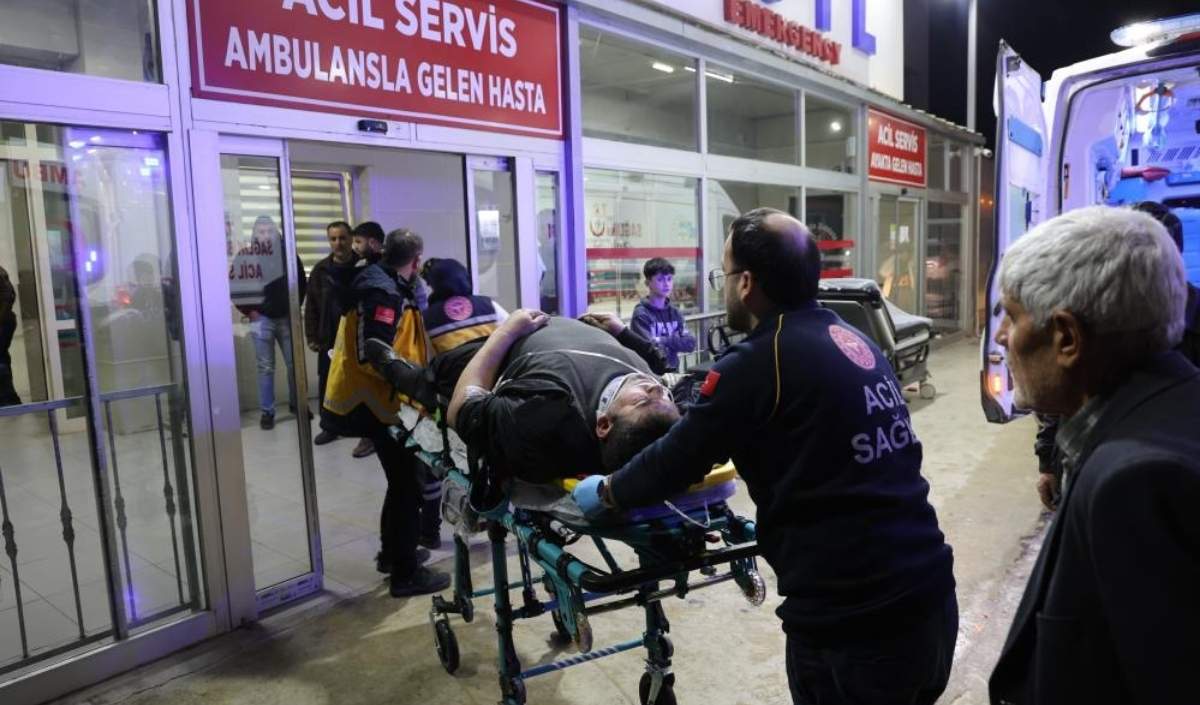 Adana'da Işçileri Taşıyan Servis Devrildi 13 Işçi Acile Kaldırıldı!5