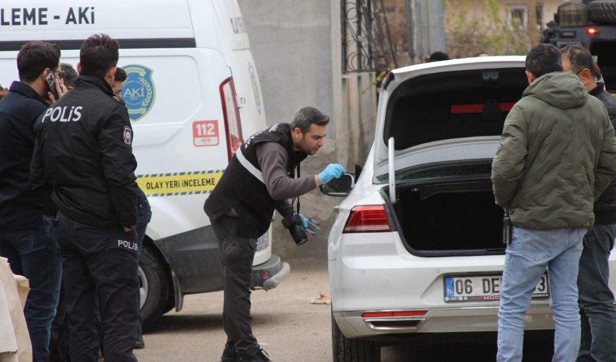 Adana’da Sokak Ortasında Silahlı Kavga! 1 Ölü 5 Yaralı (2)