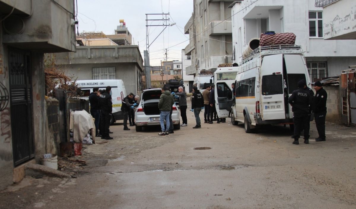 Adana’da Sokak Ortasında Silahlı Kavga! 1 Ölü 5 Yaralı (4)