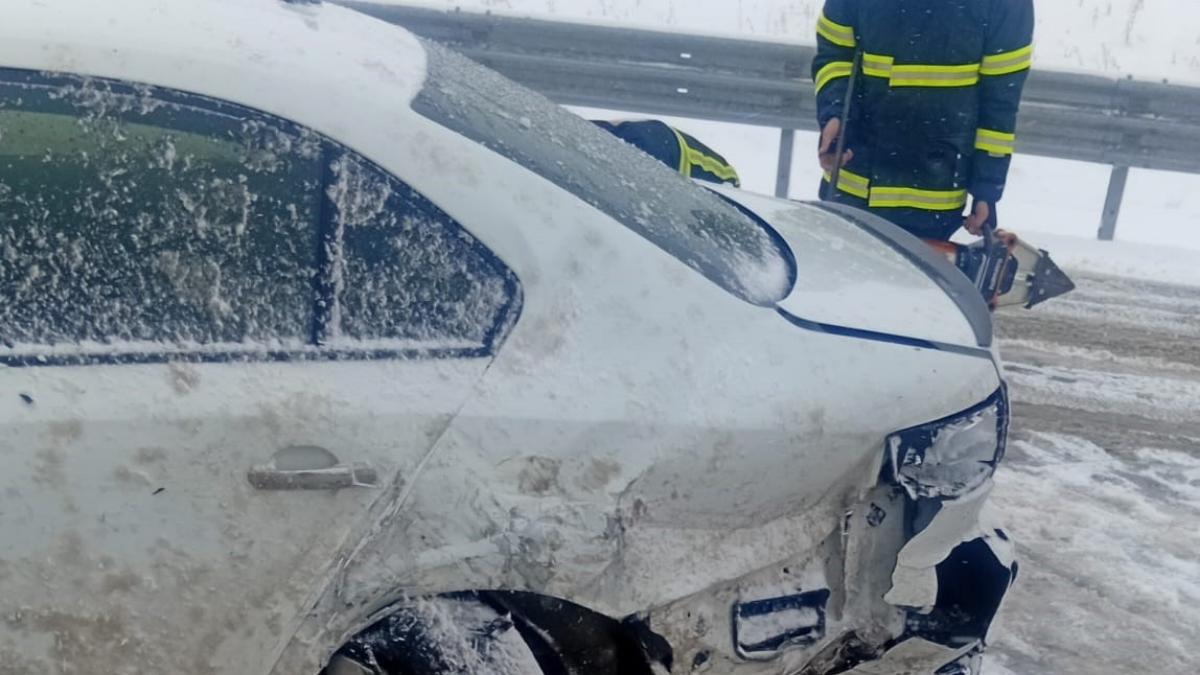 Ankara Niğde Otoyolu Aksaray Geçişinde Zincirleme Kaza 3 Yaralı!2
