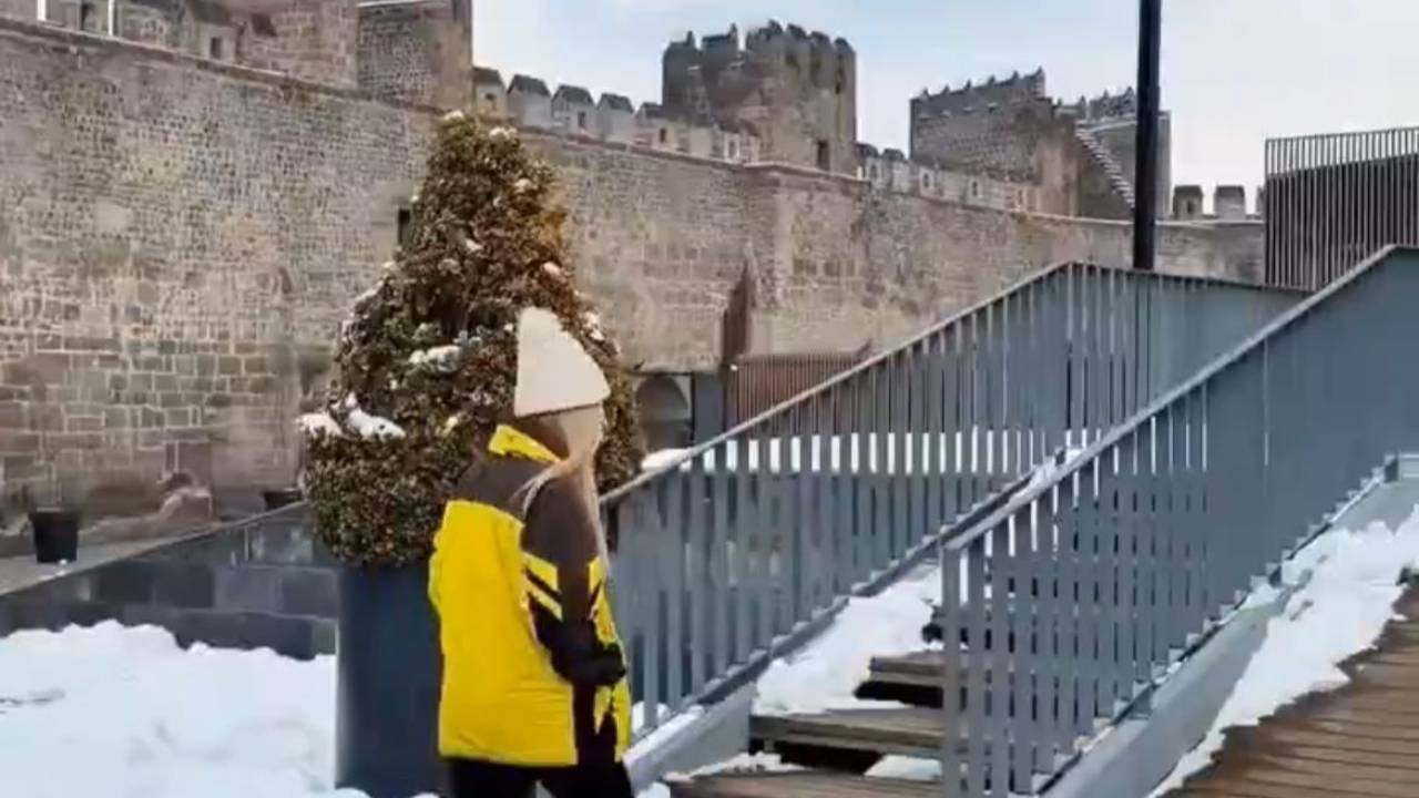 Bayar Özsoy Herkesi Erciyes Kayak Merkezi'ne Davet Etti! 'Bağımlılık Yapıyor'