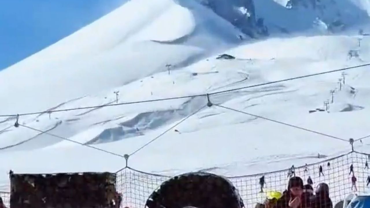 Bayar Özsoy Herkesi Erciyes Kayak Merkezi'ne Davet Etti! 'Bağımlılık Yapıyor'6