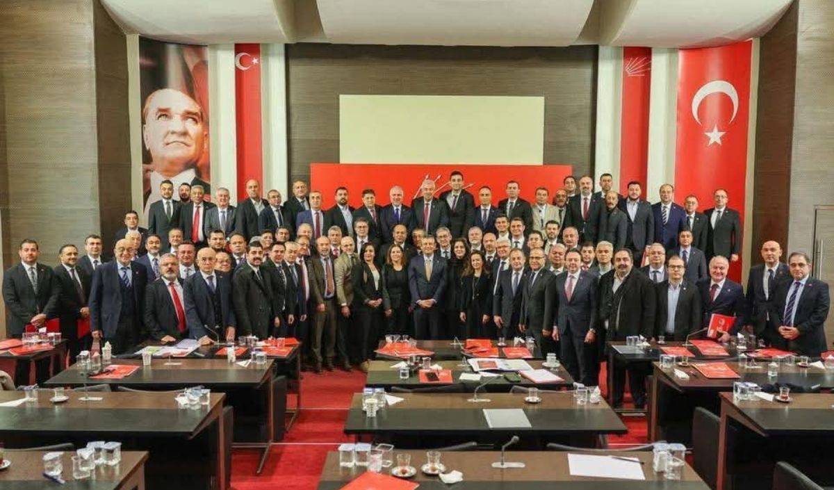 Chp İl Başkanı Ümit Özer, Ankara’daki İl Başkanları Toplantısına Katıldı (1)