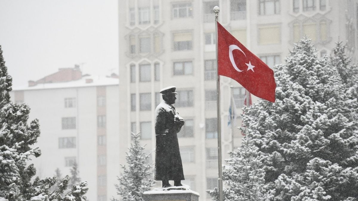 Cumhuriyet Meydanı’nda 2 Atatürk Heykeli Vardı, Şimdi Nerede (3)