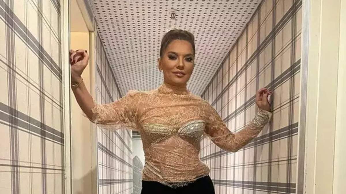 Demet Akalın “Dünden Bugüne” Konseptiyle Kayseri'ye Geliyor Konser Tarihi Açıklandı!