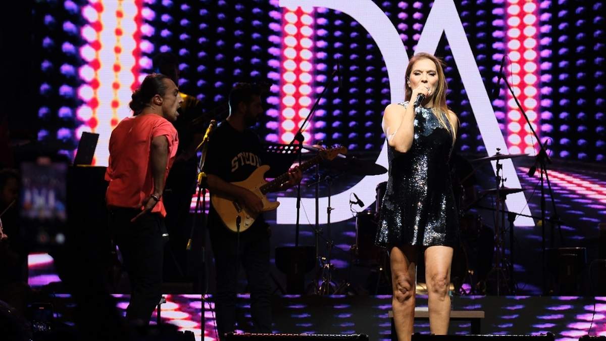 Demet Akalın “Dünden Bugüne” Konseptiyle Kayseri'ye Geliyor Konser Tarihi Açıklandı!6