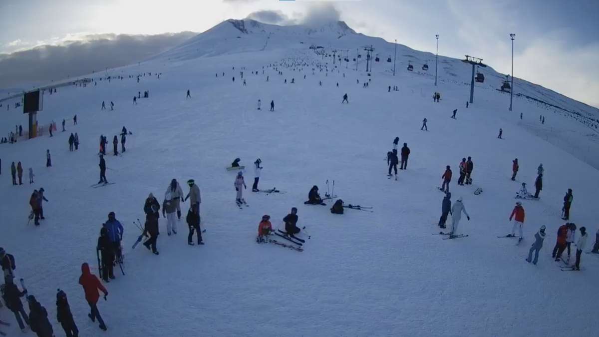 Erciyes Rakiplerini Geride Bıraktı Zirveye Koşuyor (3)