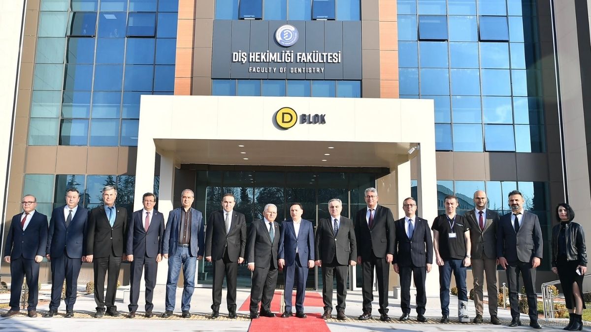 Erciyes Üniversitesi Diş Hekimliği Ek Binası Hasta Kabulüne Başladı (5)