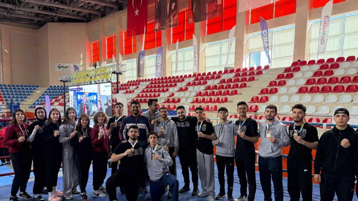 Erciyes Üniversitesi Üni̇li̇g Kick Boks Türkiye Şampiyonası’nda Türkiye Şampiyonu Oldu