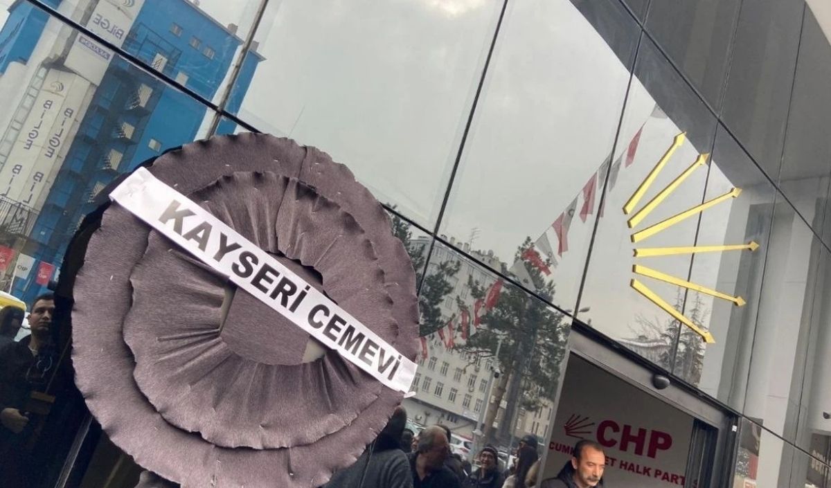 Kayseri’de Chp Alevi Gerilimi Büyüyor! Chp Meclis Heyeti Cemevinde (2)-1