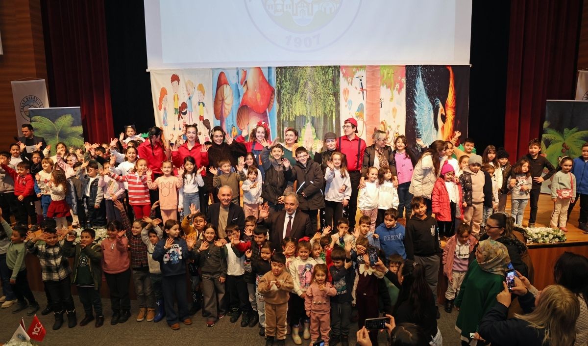 Kayseri'de Çocuklar Başkan Amca’nın Karne Hediyesi Ile Eğlendiler (2)