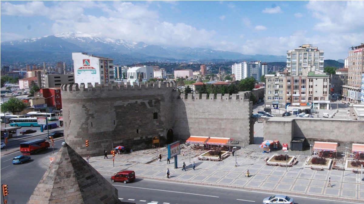 Kayseri’de Her Gün Önünden Geçiyoruz Bir Zamanlar Yaklaşmak Bile Yasaktı! (3)