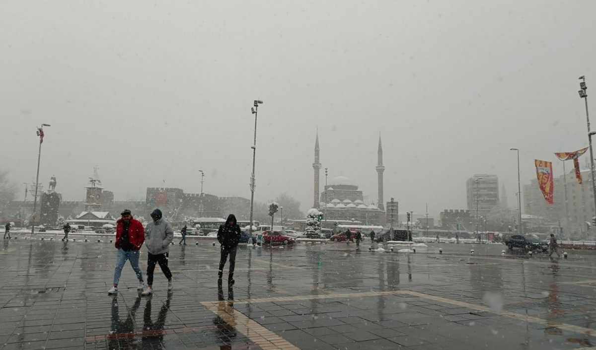 Kayseri’de Kar Etkisini Gösteriyor! Yurtta Yağışlı Hava Hakim (2)