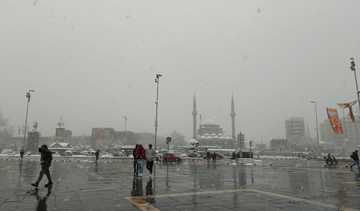 Kayseri’de Kar Yağışı Ne Zaman Meteoroloji Gün Verdi (1)