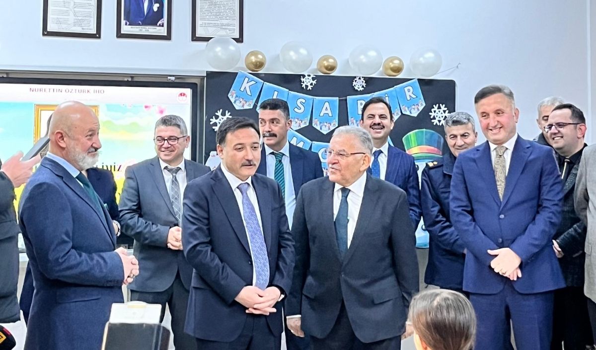 Kayseri’de Karne Coşkusu! Bakan Yardımcısı Develi’de, Protokol Merkezde Öğrencilerle Buluştu (5)