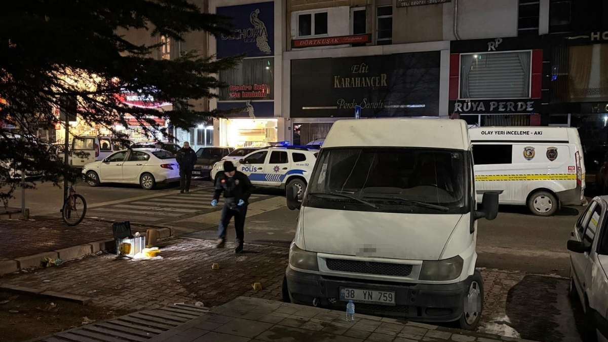Kayseri'de Kıyafet Tartışması Kanlı Bitti 3 Yaralı!4