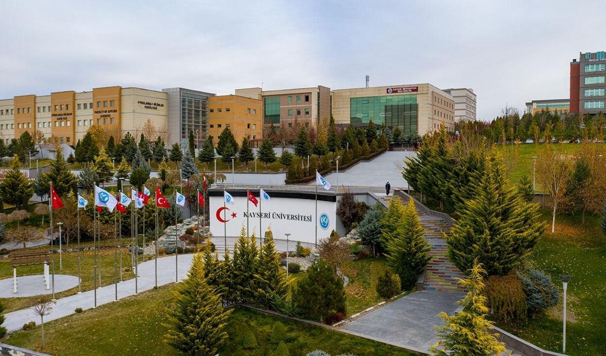 Kayseri’de Kpss Birincisi Şaşırttı! 100 Puanla Temizlik Görevlisi Oldu (4)