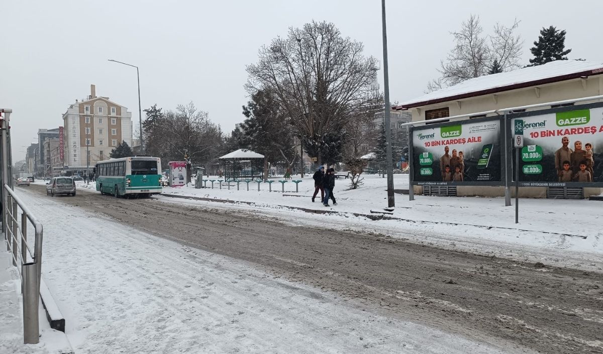 Kayseri'de Kuvvetli Kar Yağışı! Hafta Sonu Hava Durumu Nasıl Olacak (1)