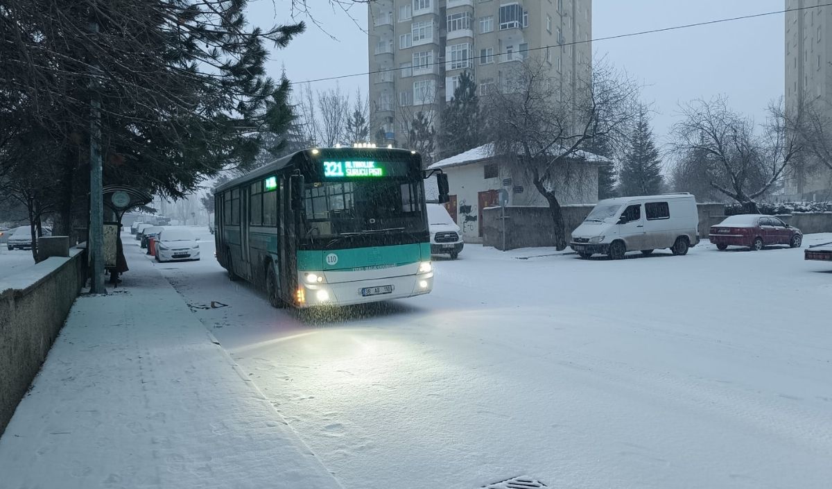 Kayseri'de Kuvvetli Kar Yağışı! Hafta Sonu Hava Durumu Nasıl Olacak (2)
