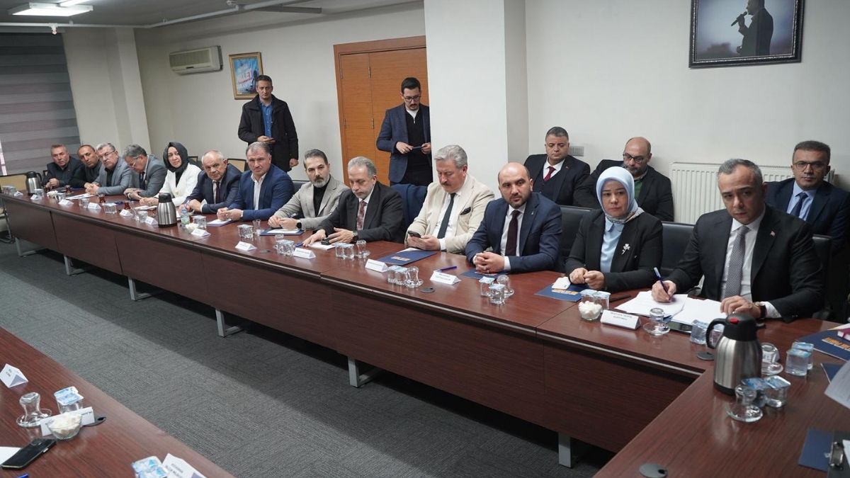 Kayseri’de Meclis Toplantısı Öncesi Tüm Belediye Başkanları Orada Toplandı (4)