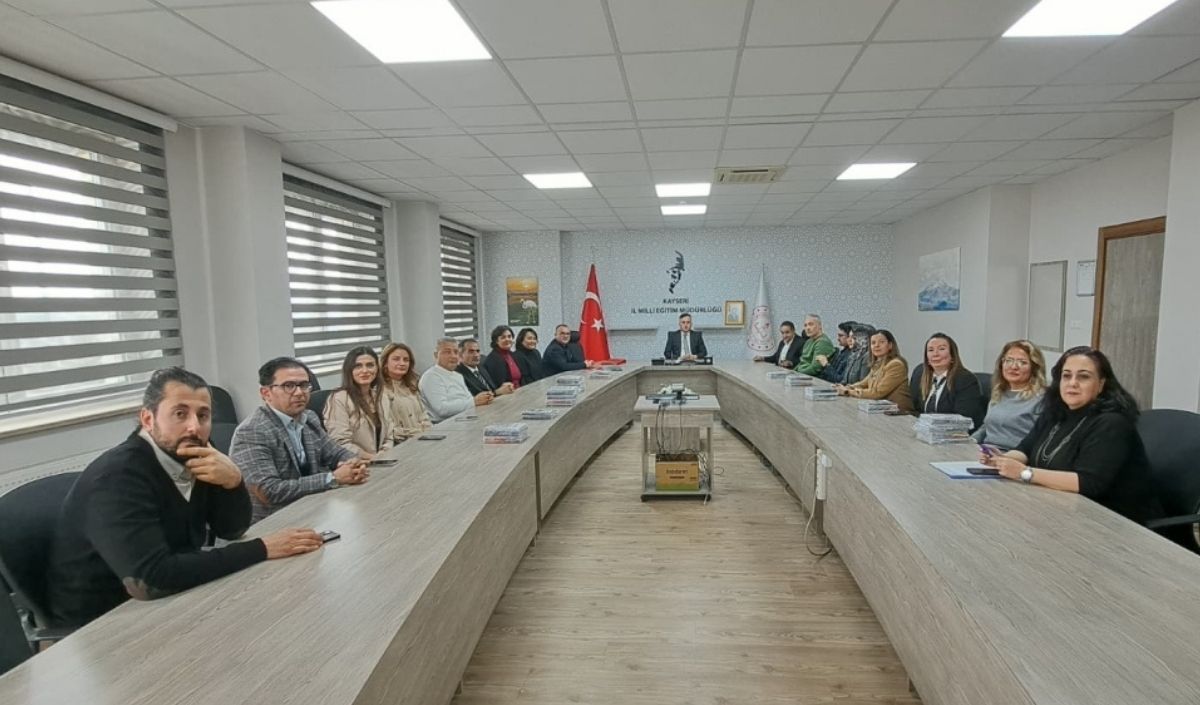 Kayseri’de Okuma Seferberliği! İlkokul Öğretmenleri Ödüllendirildi (2)