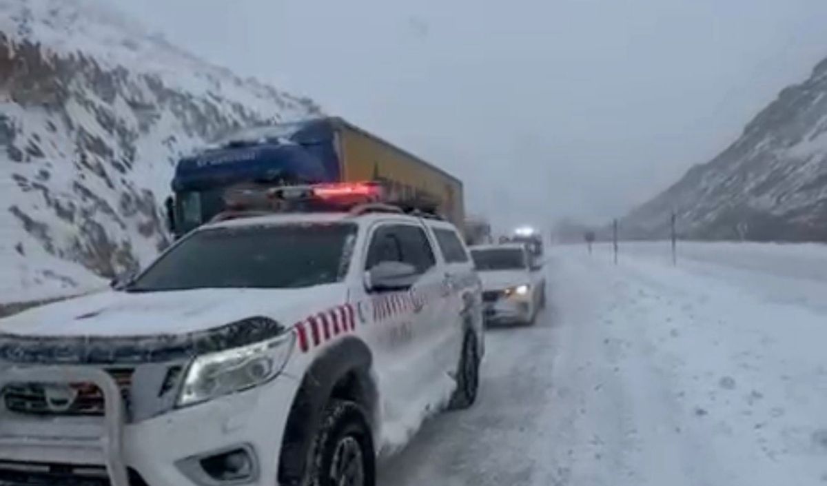 Kayseri’de Yoğun Kar Mesaisi Doğu Ilçelerde Mahsur Kalanlar Kurtarıldı (4)