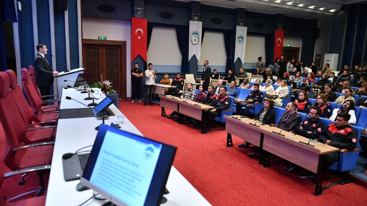 Kayseri'den Gençlere Kariyer Desteği Yüzlerce Üniversiteli Staj Yaptı! (4)