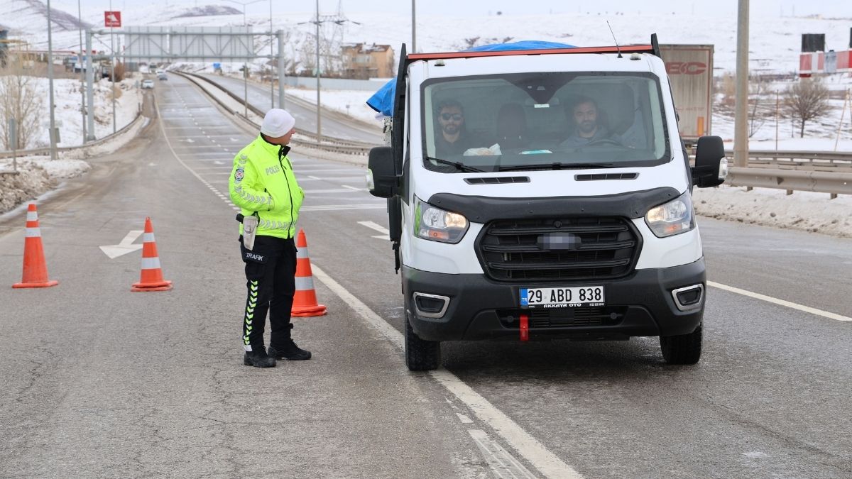 Kayseri’den Yola Çıkacaklar Dikkat! O Yol Trafiğe Kapatıldı (3)