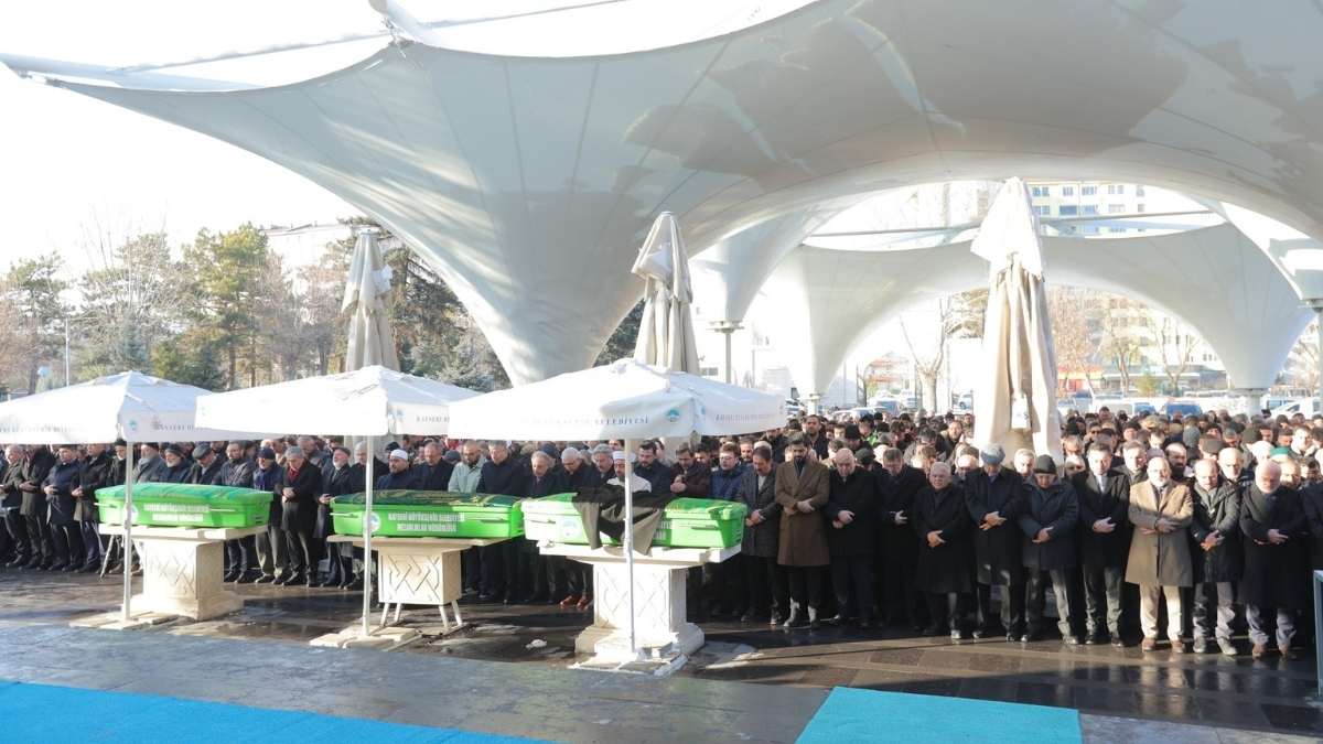 Kayserili Başkan Ahmet Taş Son Yolculuğuna Uğurlandı! (3)