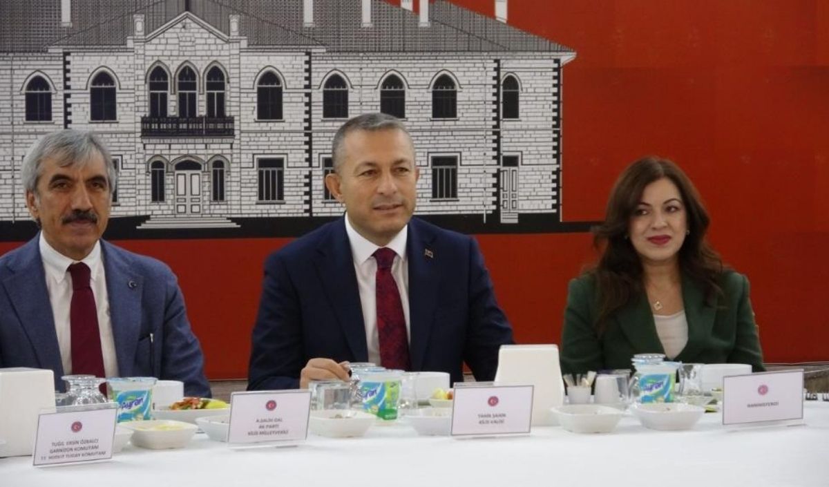 Kilisvalisiatandıkayserilitahirşahin (1)