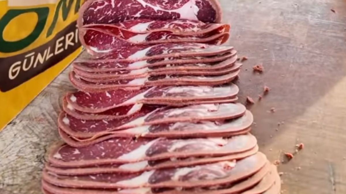 Kimse Bilmiyor Ama... Pastırmanın Tadını Veren O Baharat Aslında Kayseri'de Yetişmiyor! (3)