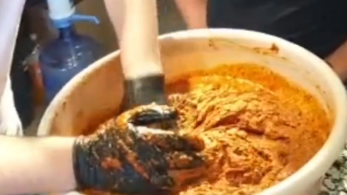 Kimse Bilmiyor Ama... Pastırmanın Tadını Veren O Baharat Aslında Kayseri'de Yetişmiyor! (4)