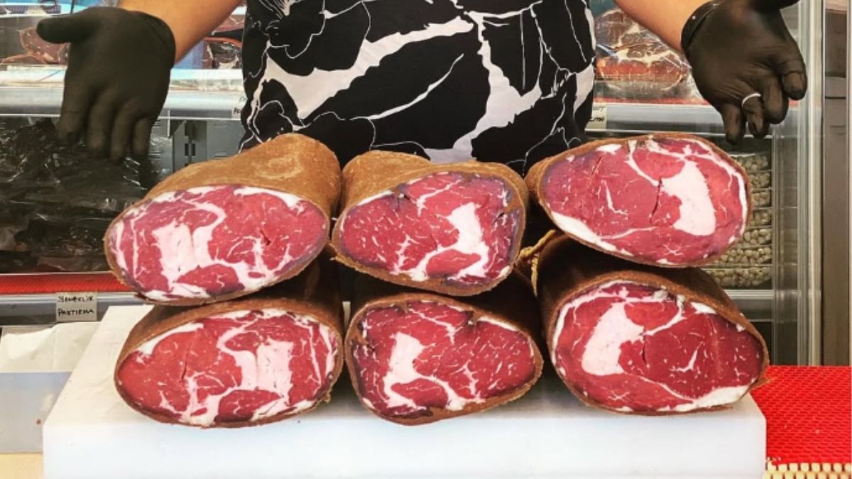 Kimse Bilmiyor Ama... Pastırmanın Tadını Veren O Baharat Aslında Kayseri'de Yetişmiyor! (5)