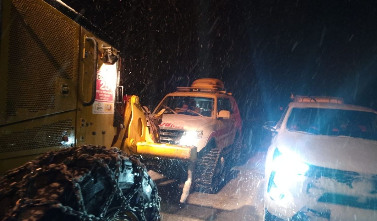 Kırsal Mahalle Yolu Kayseri̇ Yollar Açildi (2)