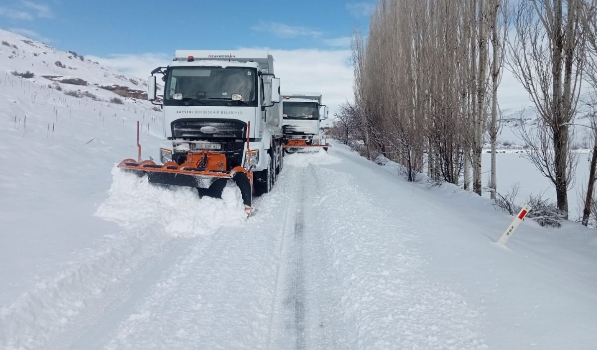 Kırsal Mahalle Yolu Kayseri̇ Yollar Açildi (6)