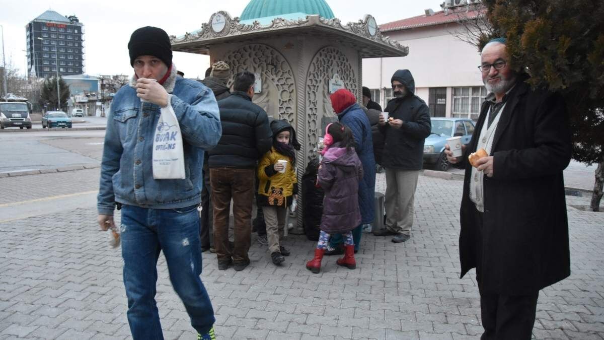 Kocasinan Belediyesi İkram Çeşmesiyle Hastane Önlerinde Çorba Dağıttı!2