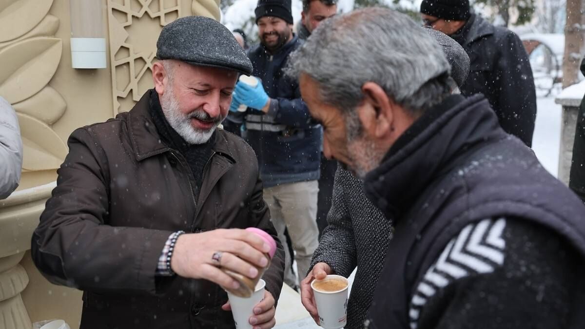 Kocasinan Belediyesi İkram Çeşmesiyle Hastane Önlerinde Çorba Dağıttı!8